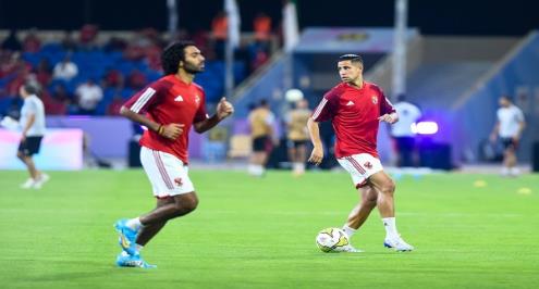 الظهور الأول لقميص الأهلي بشكله الجديد وشعار مختلف
